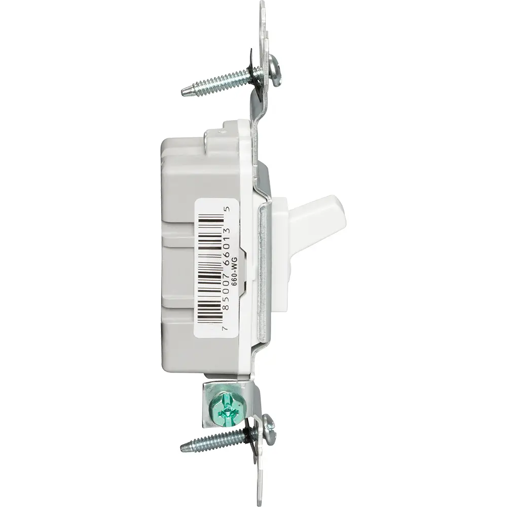 15A 120V Trademaster® Grounding Toggle Switch, Single-Pole, White